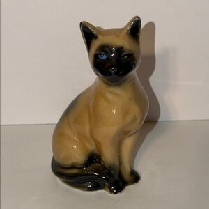 Vintage.Elegant Tan and Black Ceramic Cat Figurine. Made in Brazil 🇧🇷